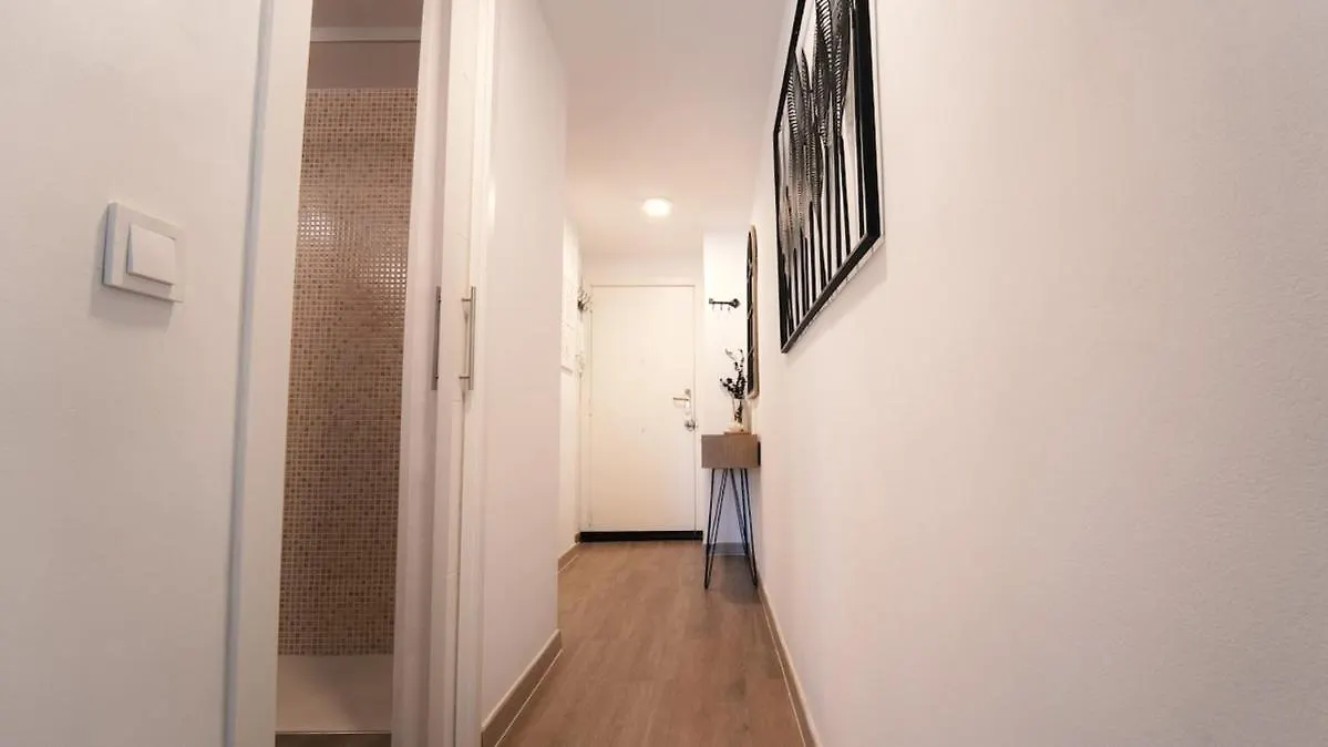 Seahomes Vacations - Seafront Mediterranean Ap & Pkg Blanes 0*,  Spanje