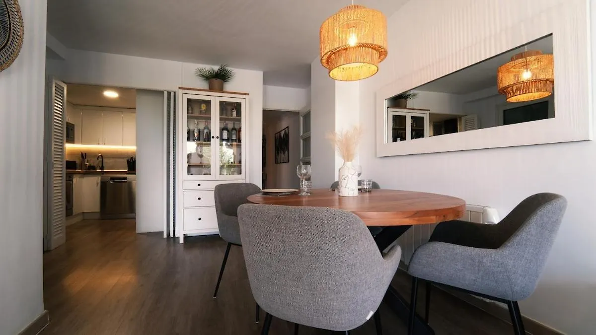 Seahomes Vacations - Seafront Mediterranean Ap & Pkg Blanes Spanje