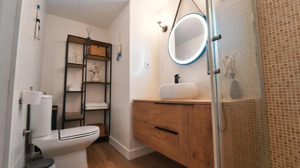 Seahomes Vacations - Seafront Mediterranean Ap & Pkg Blanes Apartment